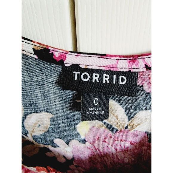Torrid 0 Black Spaghetti Strap Cami Black Pink Rose Floral Adj. Straps Size‎ XL - Picture 3 of 6